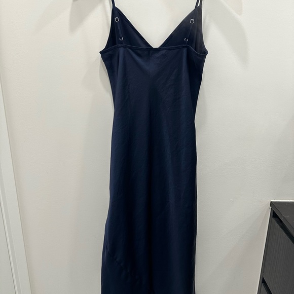 Aritzia - Wilfred only Slip Satin Midi Dress - Picture 3 of 5